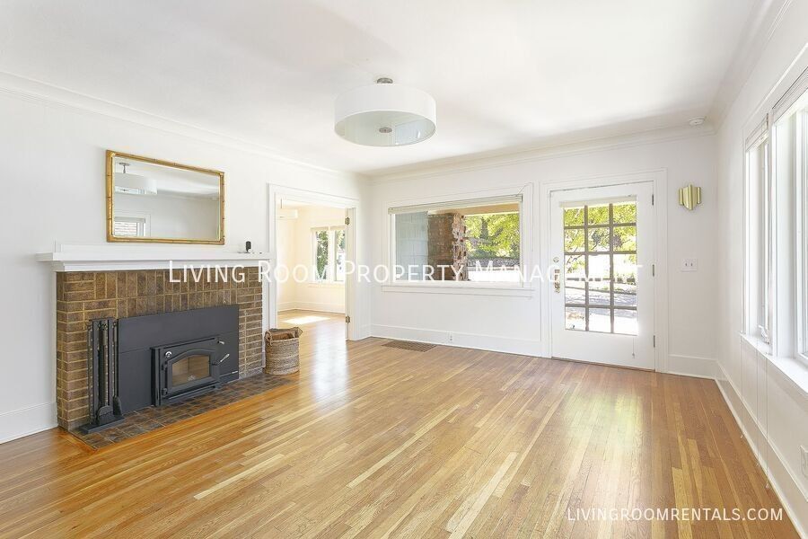 3639 Ne 25th Ave - Photo 2 of 15