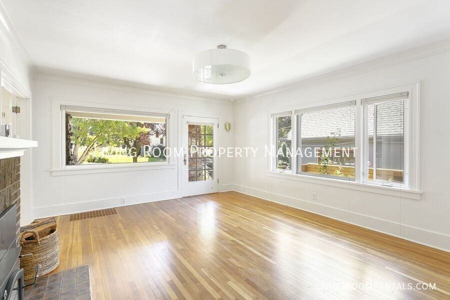3639 Ne 25th Ave - Photo 3 of 15