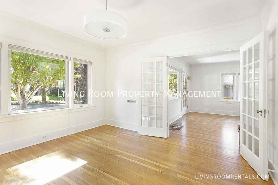 3639 Ne 25th Ave - Photo 5 of 15