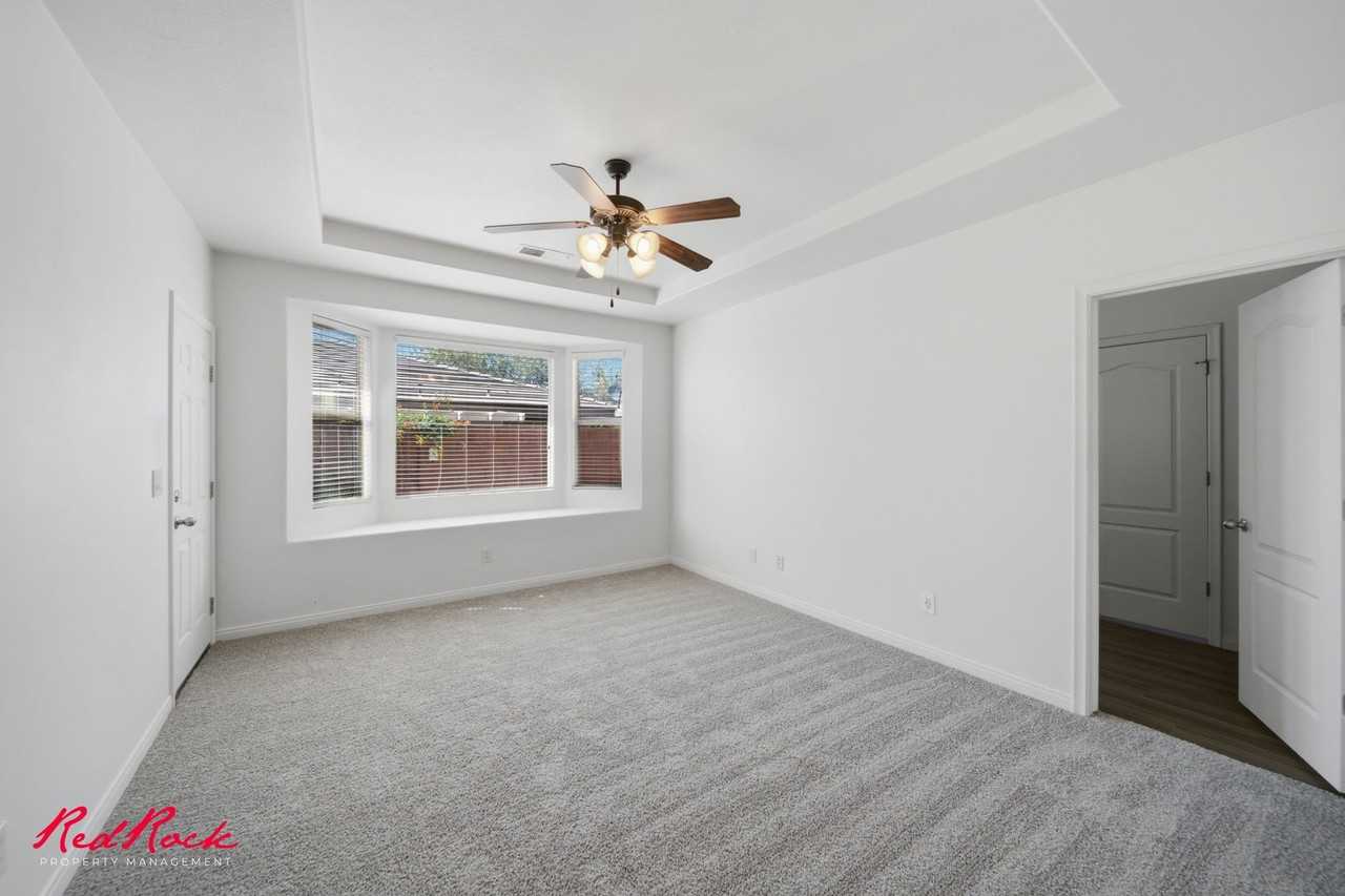 3304 W Palomar - Photo 5 of 41