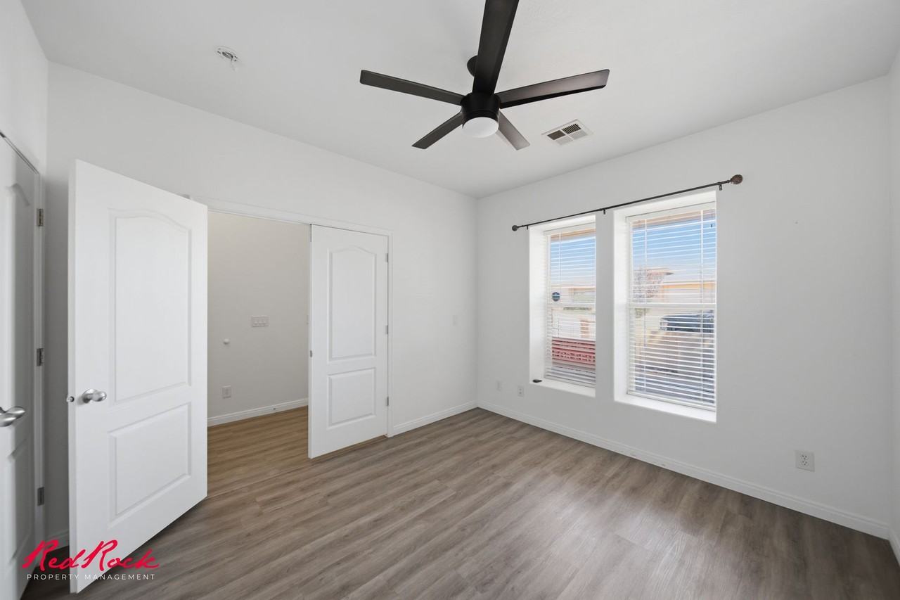 3304 W Palomar - Photo 6 of 41