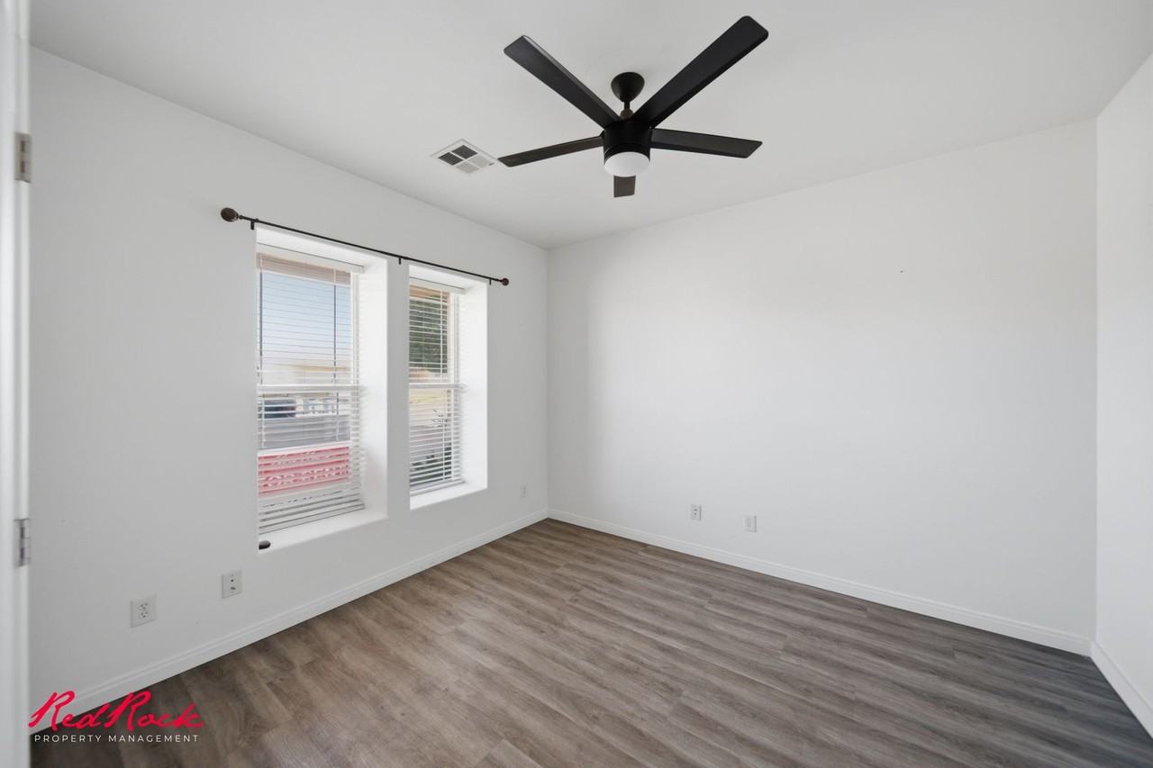 3304 W Palomar - Photo 7 of 41