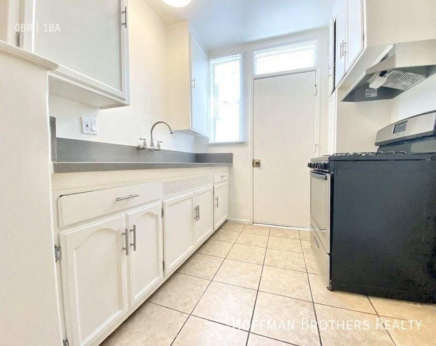 512 N Normandie Ave #4 - Photo 4 of 7