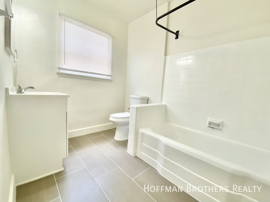 512 N Normandie Ave #4 - Photo 6 of 7