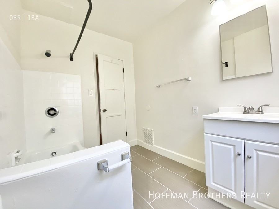 512 N Normandie Ave #4 - Photo 7 of 7