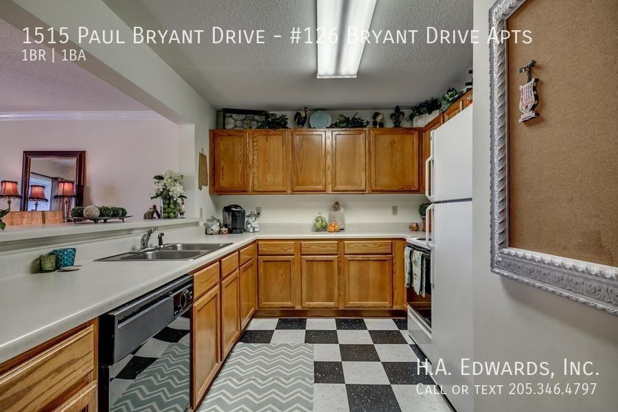 1515 Paul W Bryant Dr - Photo 7 of 34