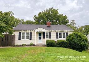 featured image of 2209 Broadway St