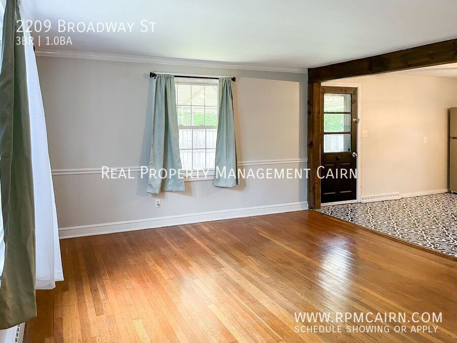 2209 Broadway St - Photo 5 of 20