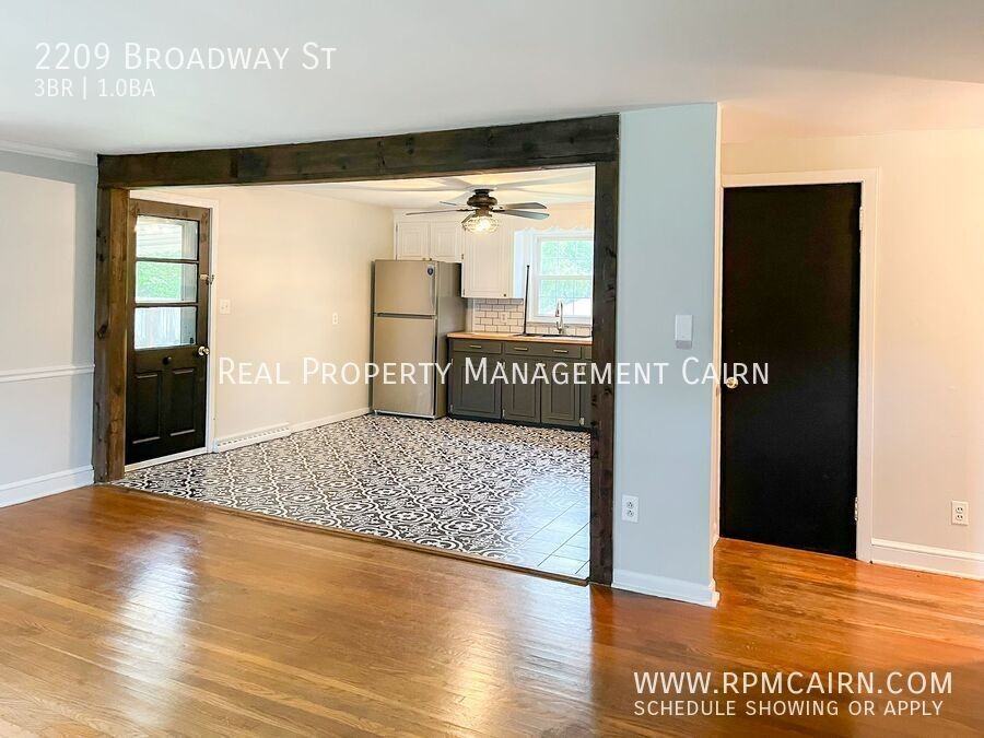 2209 Broadway St - Photo 7 of 20