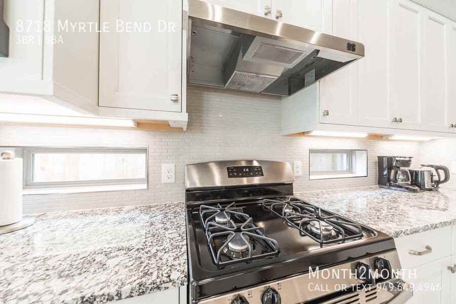 8718 Myrtle Bend Dr - Photo 5 of 28