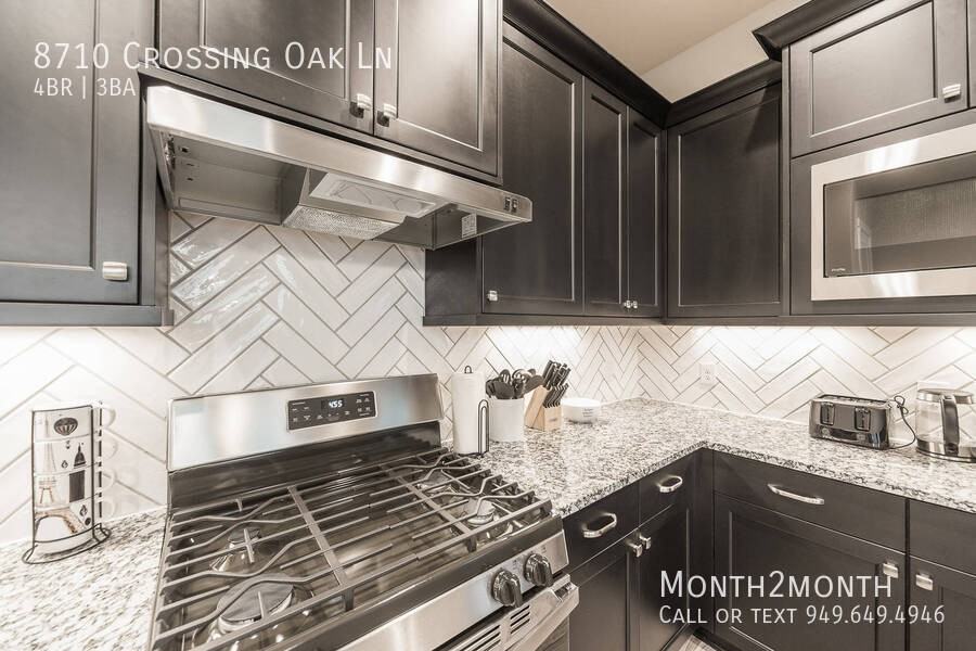 8710 Crossing Oak Ln - Photo 7 of 29