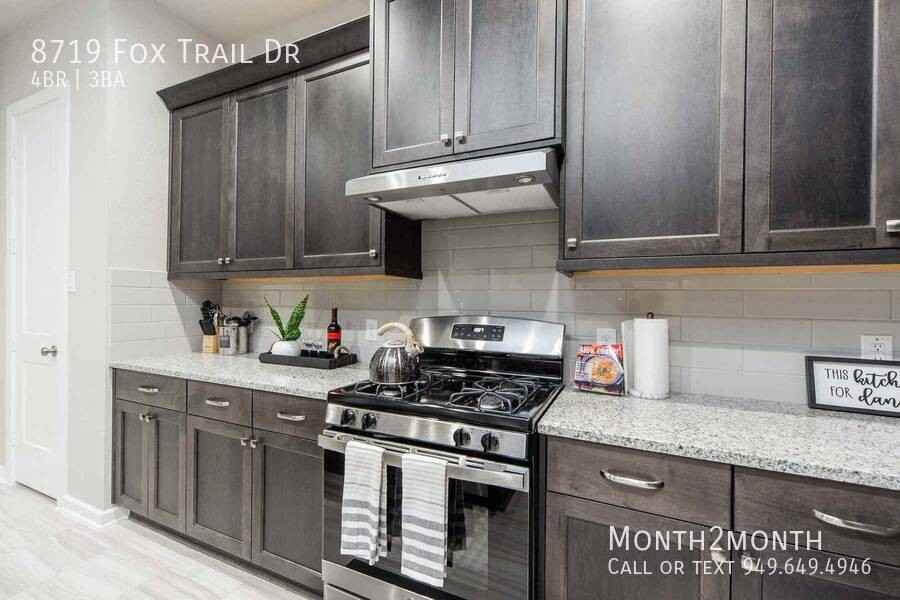 8719 Fox Trail Dr - Photo 7 of 25