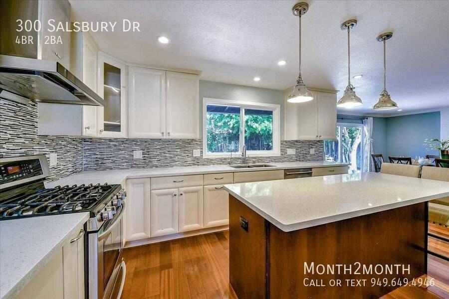 300 Salsbury Dr - Photo 7 of 29