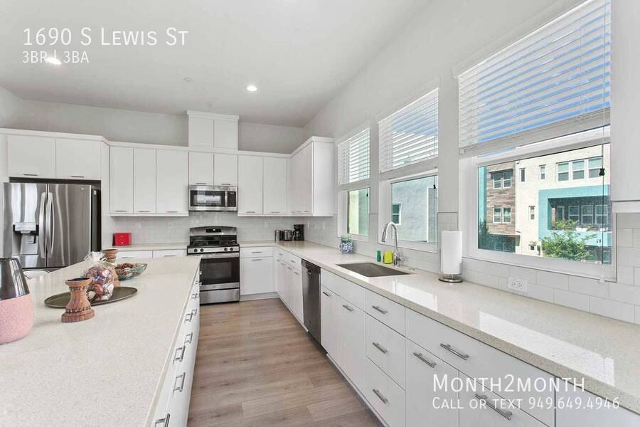 1690 S Lewis St - Photo 7 of 24