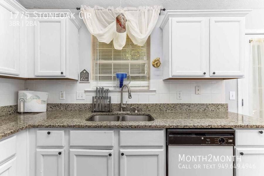 1775 Stoneoak Cir - Photo 6 of 36