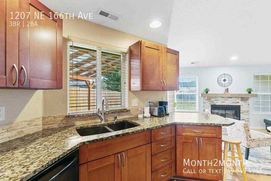1207 Ne 166th Ave - Photo 7 of 25