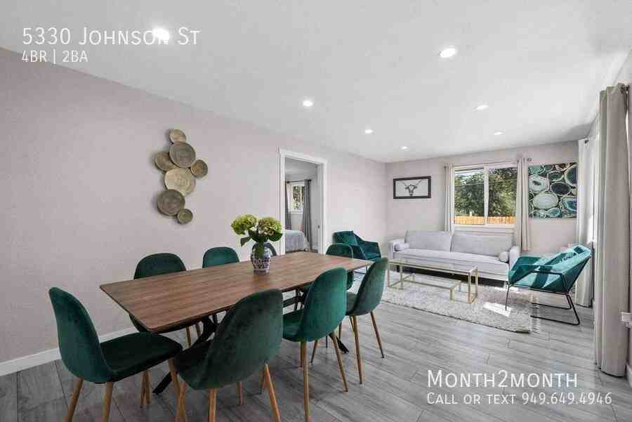 5330 Johnson St - Photo 5 of 22