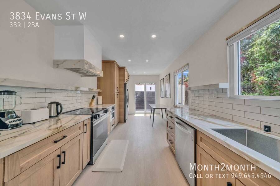3834 Evans St - Photo 6 of 38