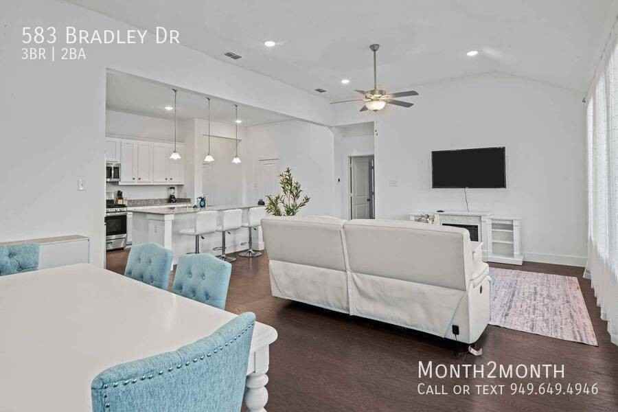 583 Bradley Dr - Photo 4 of 32