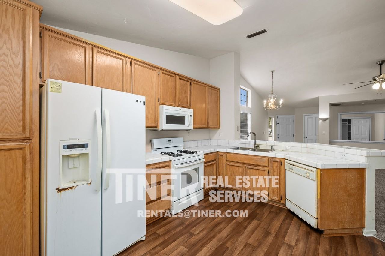 4771 Morgan Oak Ct - Photo 2 of 33