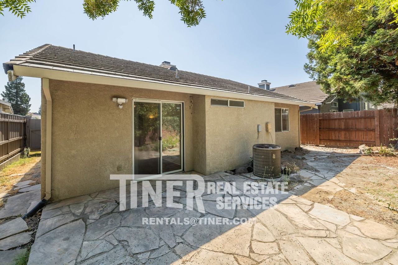 4771 Morgan Oak Ct - Photo 5 of 33