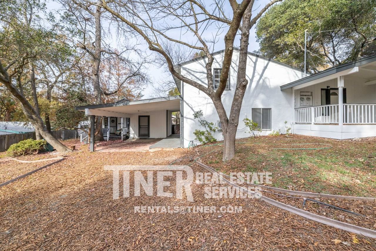 4910 Gastman Way #B - Photo 4 of 22