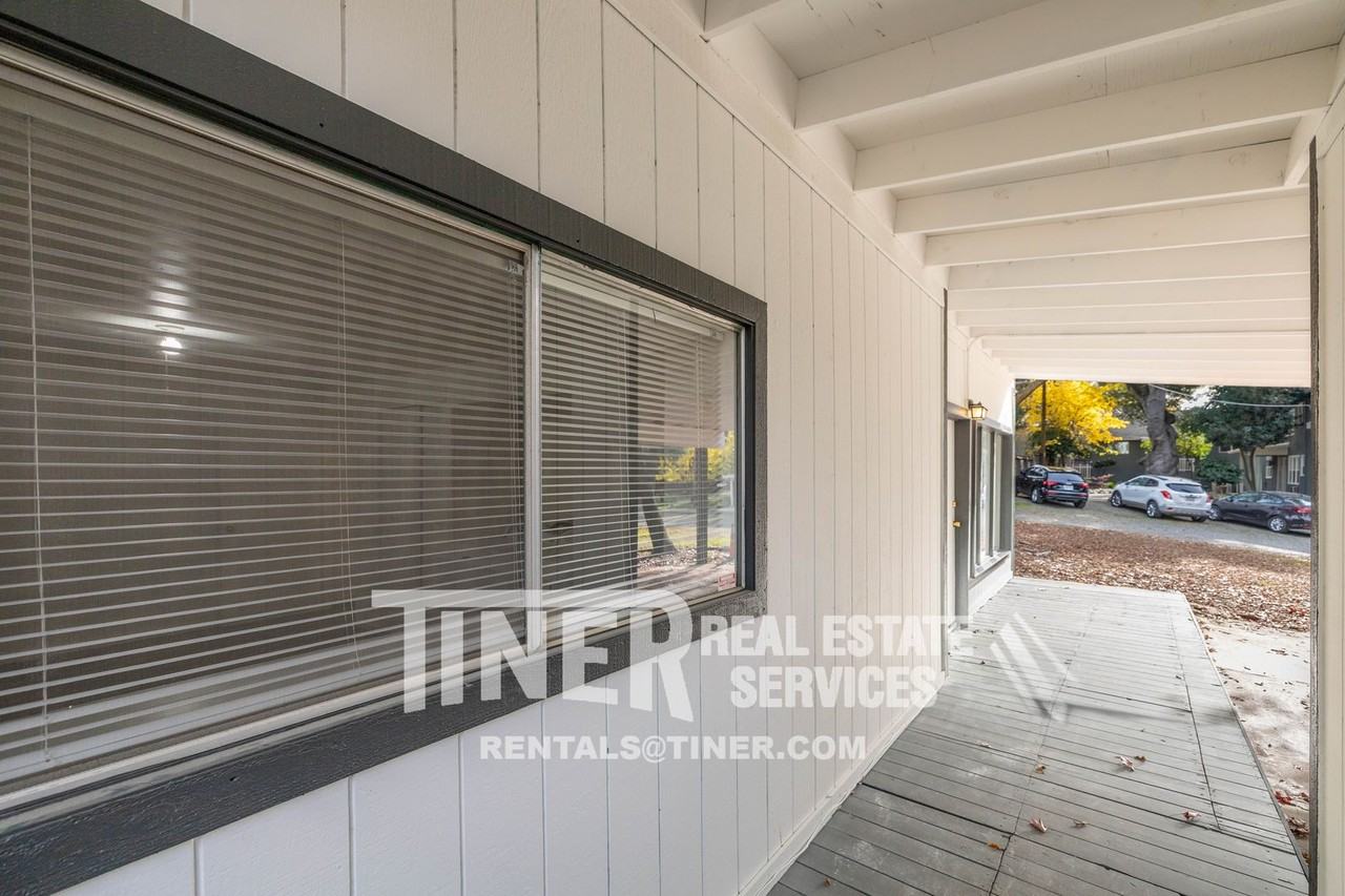 4910 Gastman Way #B - Photo 5 of 22