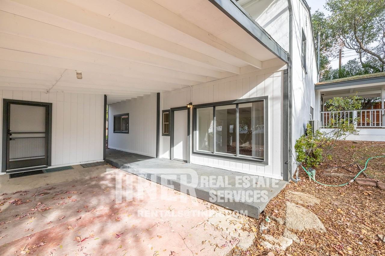 4910 Gastman Way #B - Photo 7 of 22