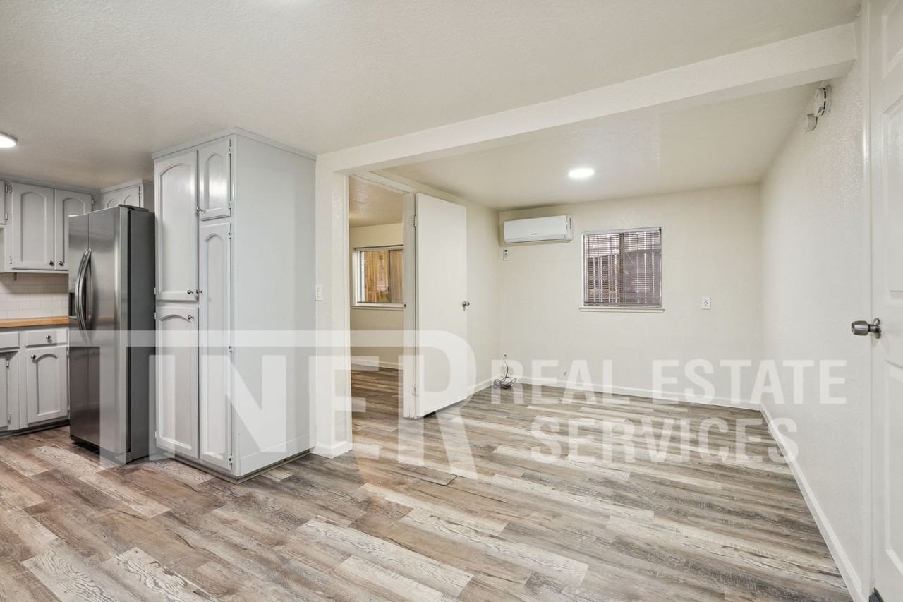 2044 20th Ave #B - Photo 7 of 15