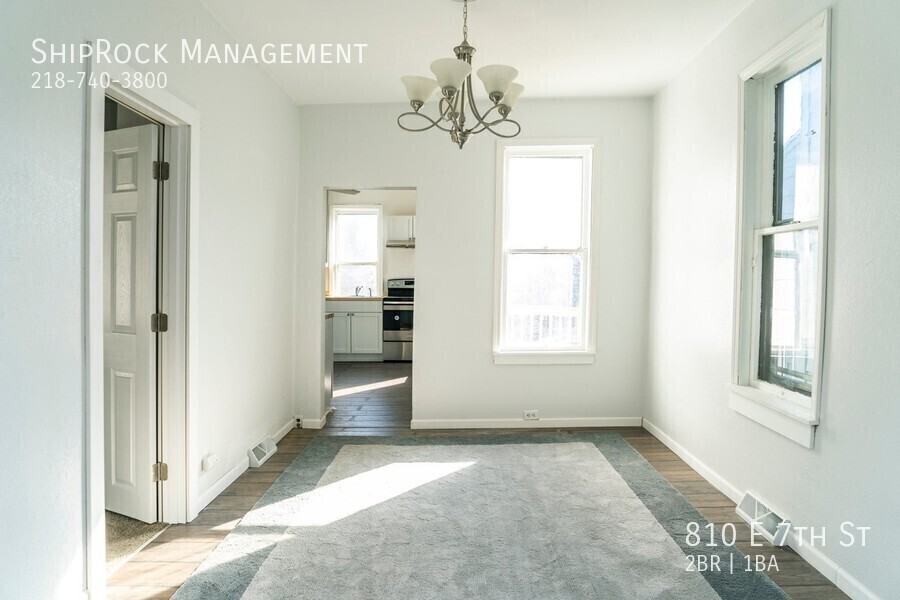 810 E 7th St - Photo 3 of 9