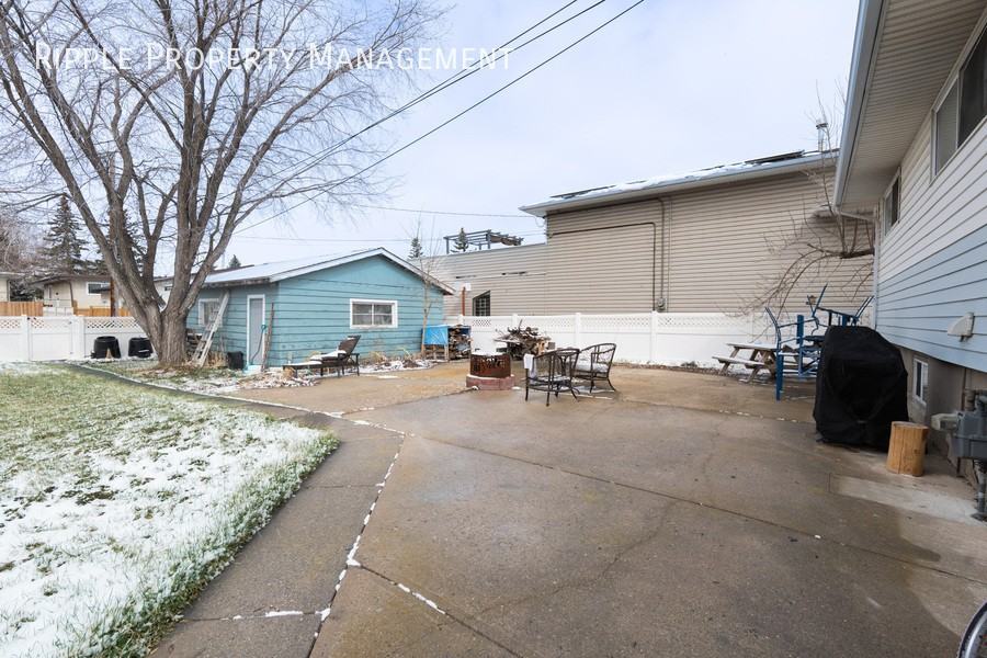 6039 18a St Se - Photo 2 of 18