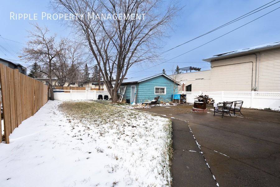 6039 18a St Se - Photo 3 of 18