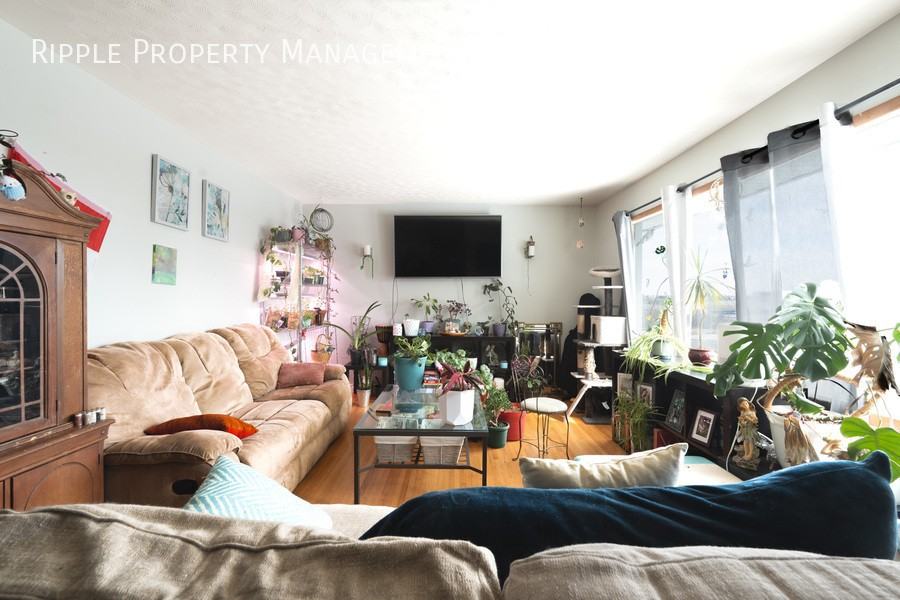 6039 18a St Se - Photo 5 of 18