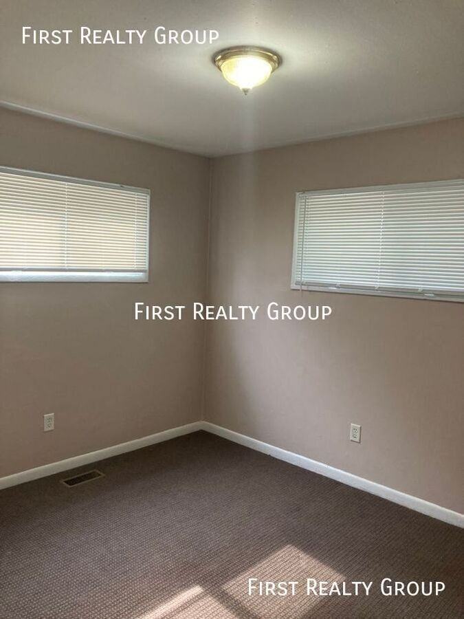 4446 Genesee Ave - Photo 5 of 8