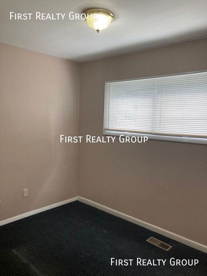 4446 Genesee Ave - Photo 6 of 8