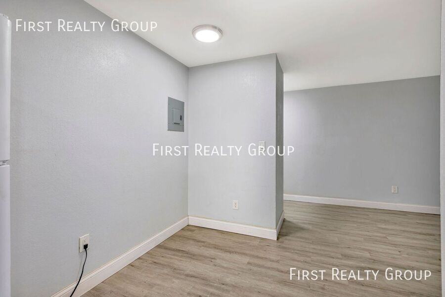 5600 N Main St #104 - Photo 5 of 9