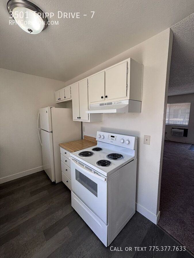 3501 Tripp Dr #7 - Photo 3 of 6