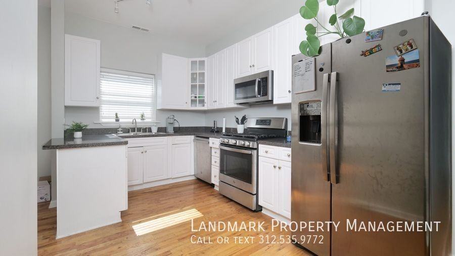 4537 S King Dr #3 - Photo 3 of 24