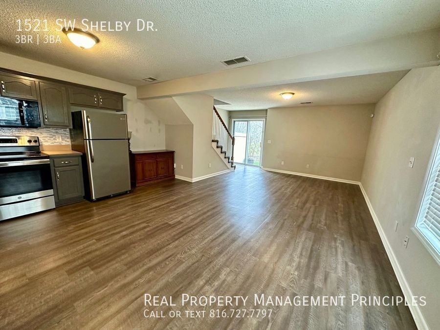1521 Sw Shelby Dr - Photo 2 of 17