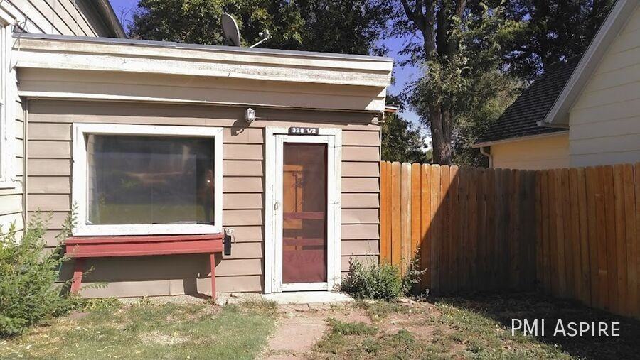 328 1/2 Martin St - Photo 2 of 11