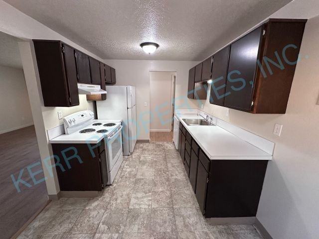 6498 Lowry Dr #2 - Photo 4 of 17