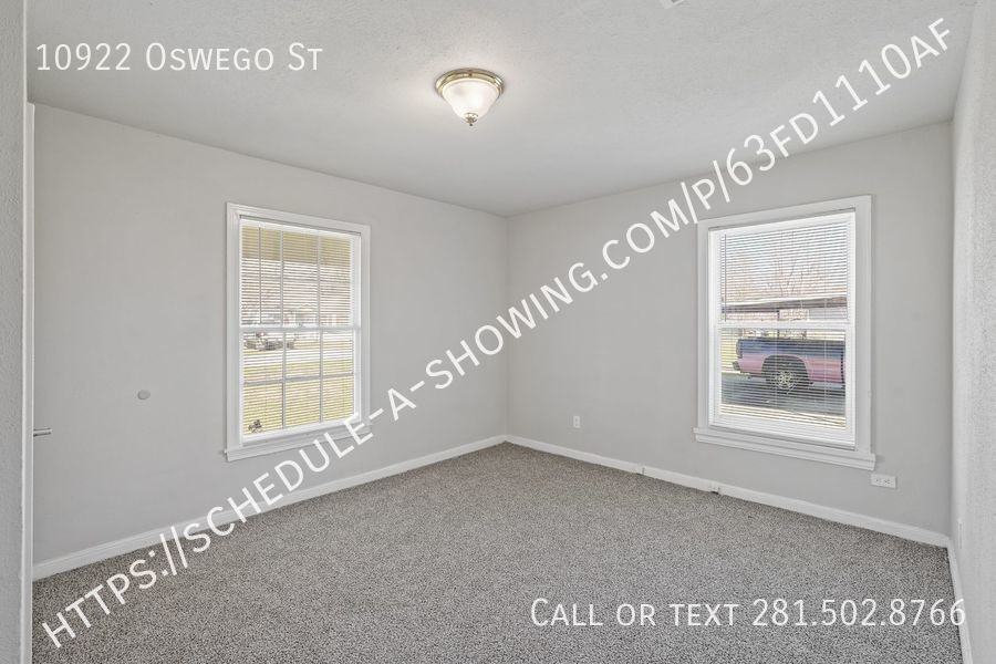 10922 Oswego St - Photo 4 of 11