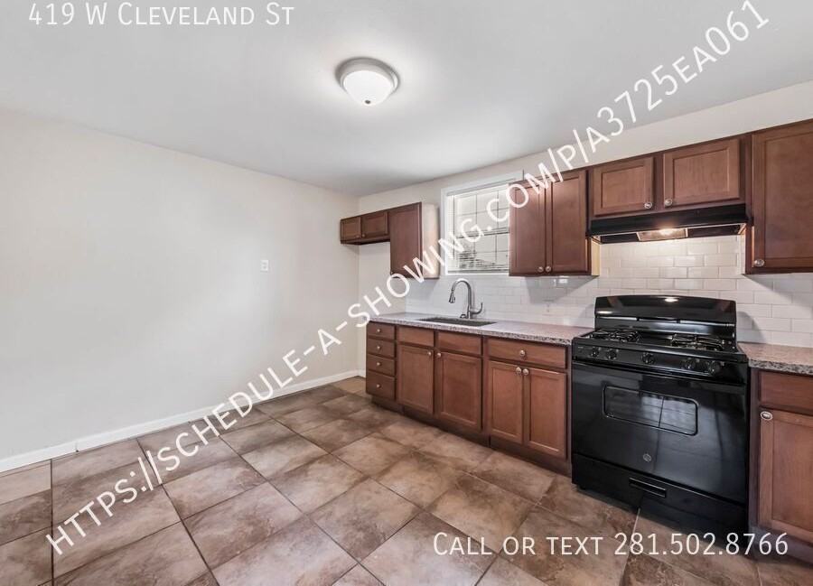 419 W Cleveland St - Photo 5 of 16