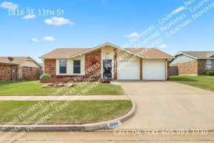 1816 Se 13th St - Photo 1 of 1