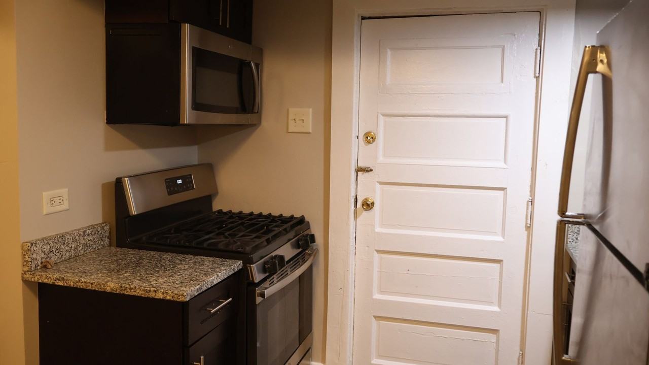 6203 21st St #19 - Photo 6 of 17