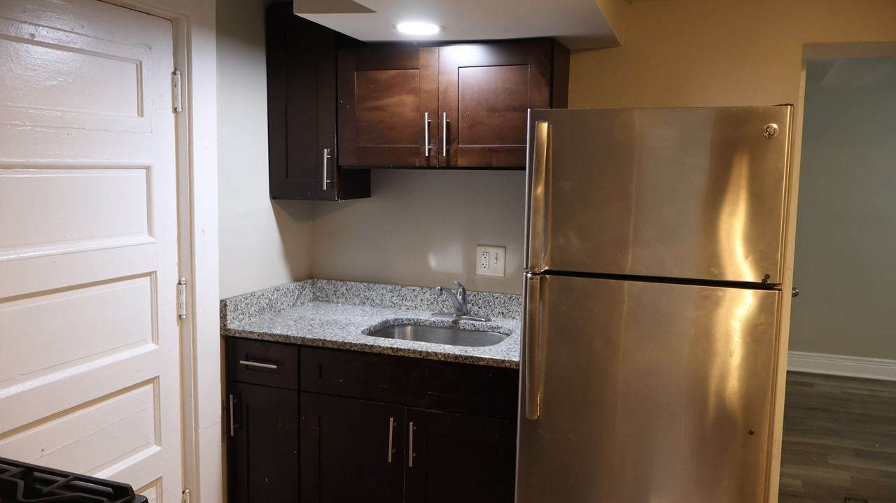 6203 21st St #19 - Photo 7 of 17