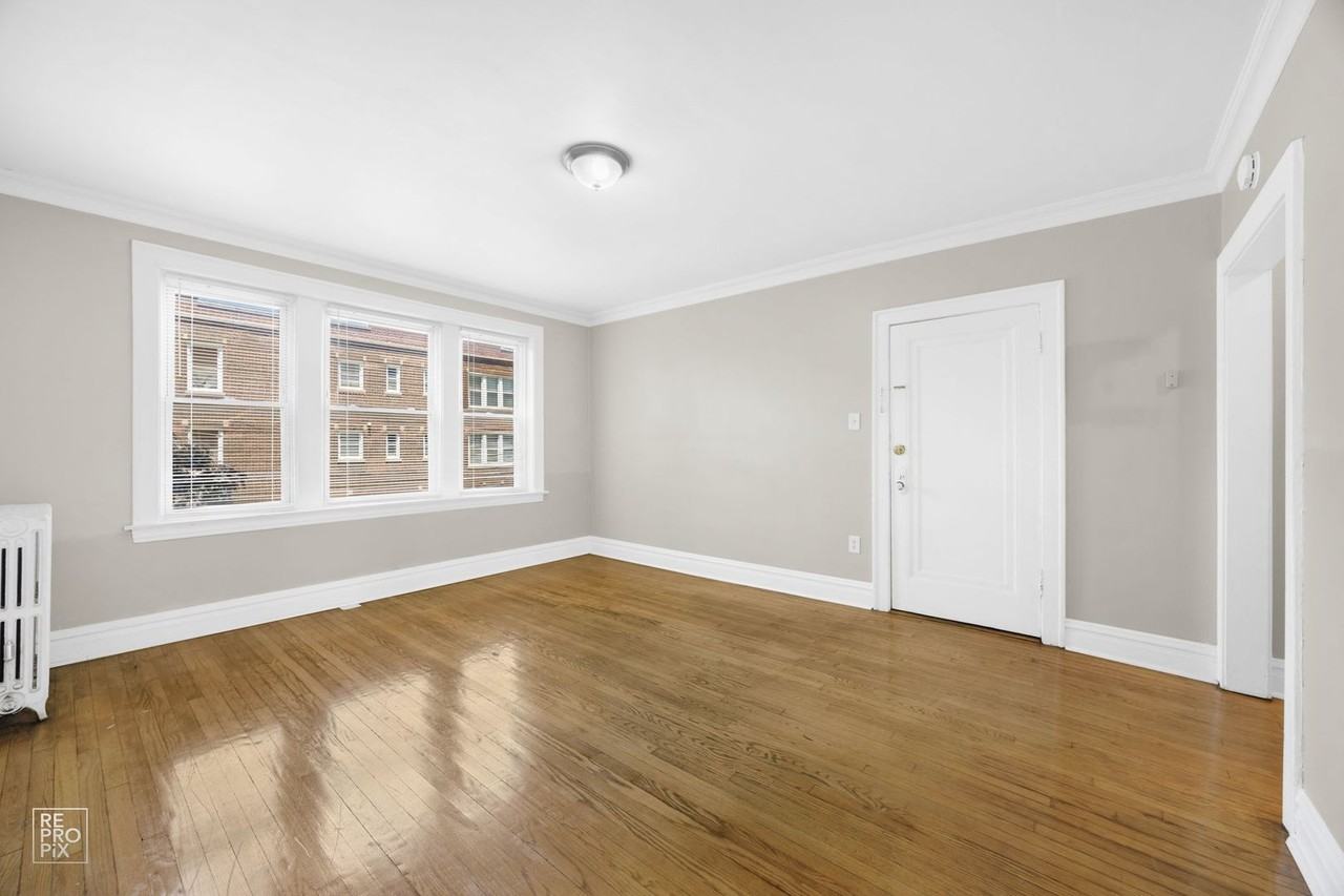 1900 S 51st Ave - 5105 W 19th St - #2 - Photo 4 of 10