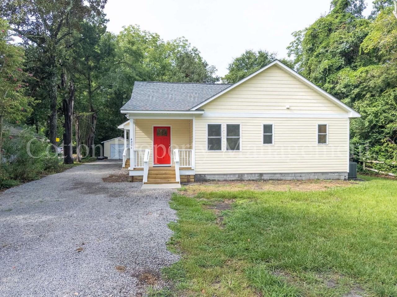 4204 Wrightsville Ave - Photo 2 of 31