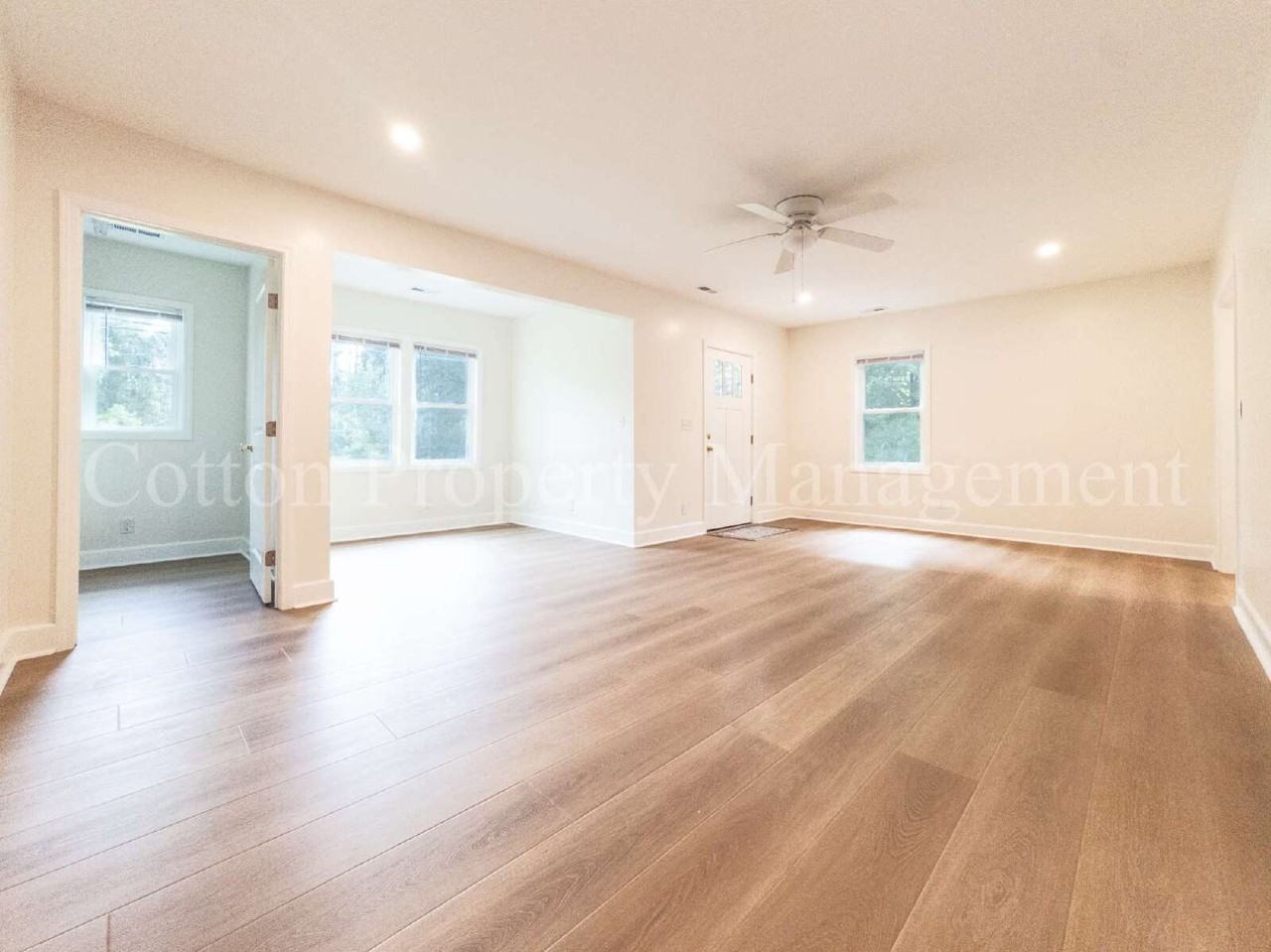 4204 Wrightsville Ave - Photo 5 of 31