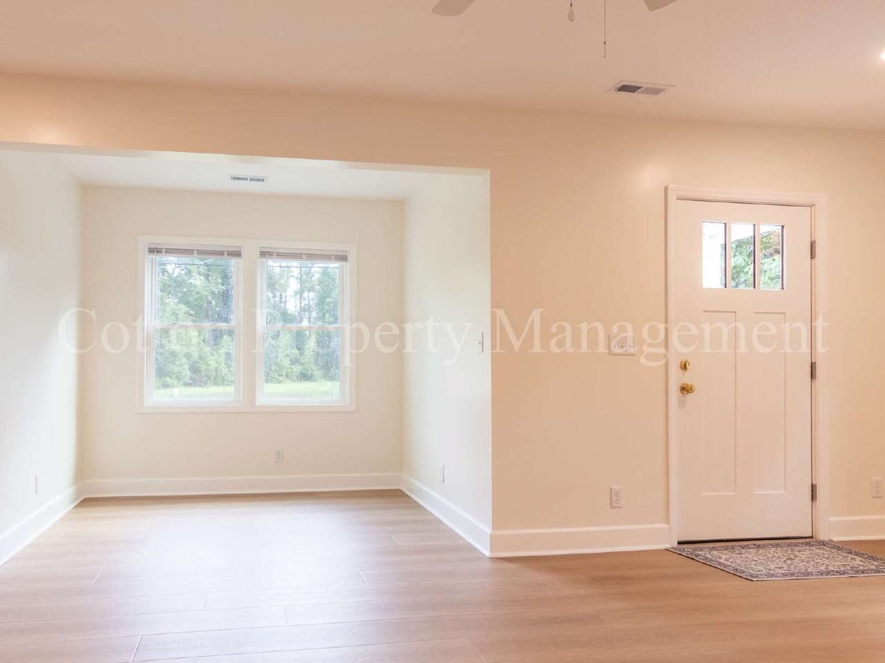 4204 Wrightsville Ave - Photo 7 of 31